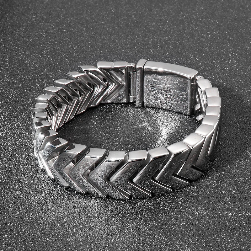 18mm Wide Arrow Polished Men's Stainless Steel Bracelet.