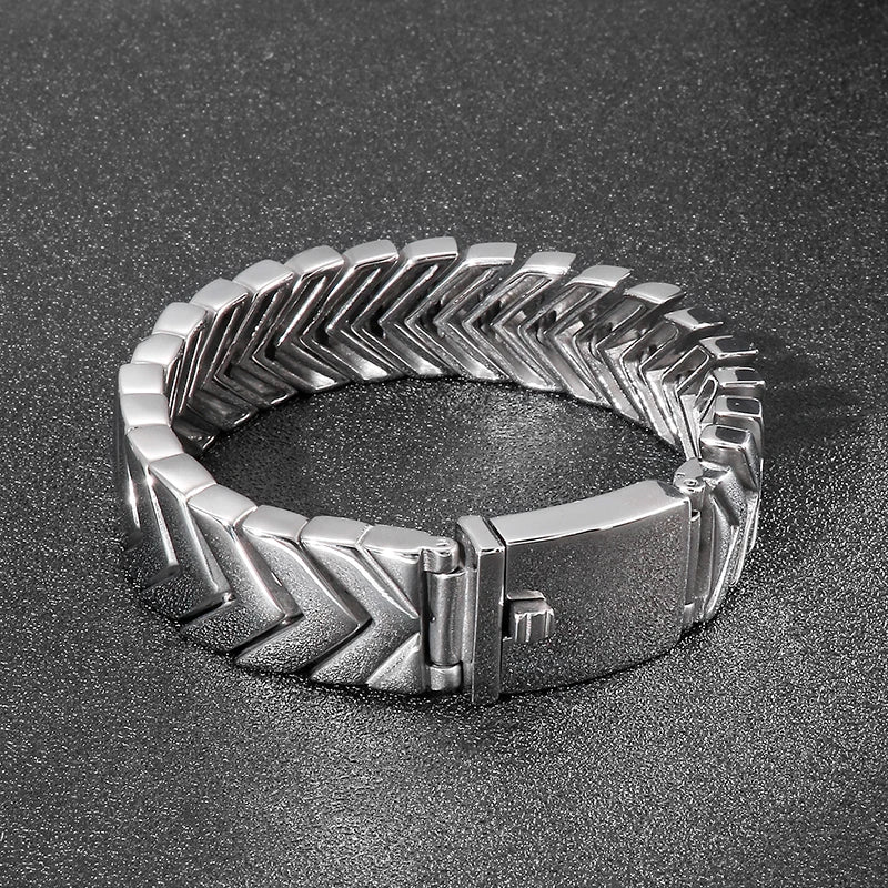 18mm Wide Arrow Polished Men's Stainless Steel Bracelet.