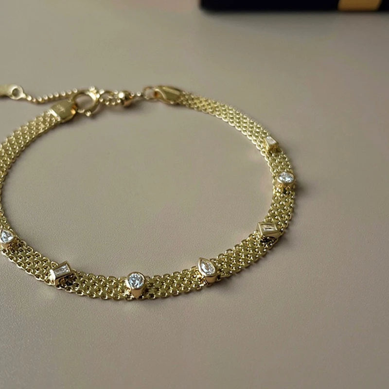 18K Yellow Gold Diamonds Senior Banquet Jewelry Bracelet For Women.