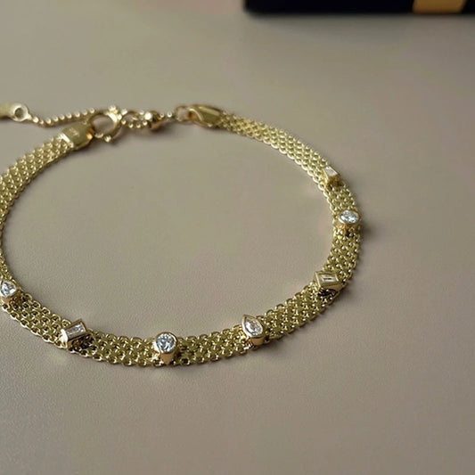 18K Yellow Gold Diamonds Senior Banquet Jewelry Bracelet For Women.